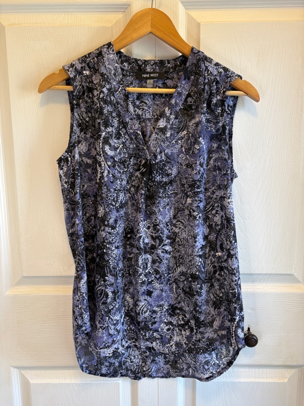 Nine West Purple Black Sleeveless V-Neck Printed Camisole